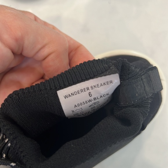 ✨ALO YOGA✨Wanderer Sneakers - Picture 12 of 12